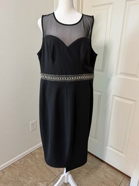 Bisou Bisou, Sleeveless W/Sweetheart Neckline & Rhinestone detail on waist Sz 14